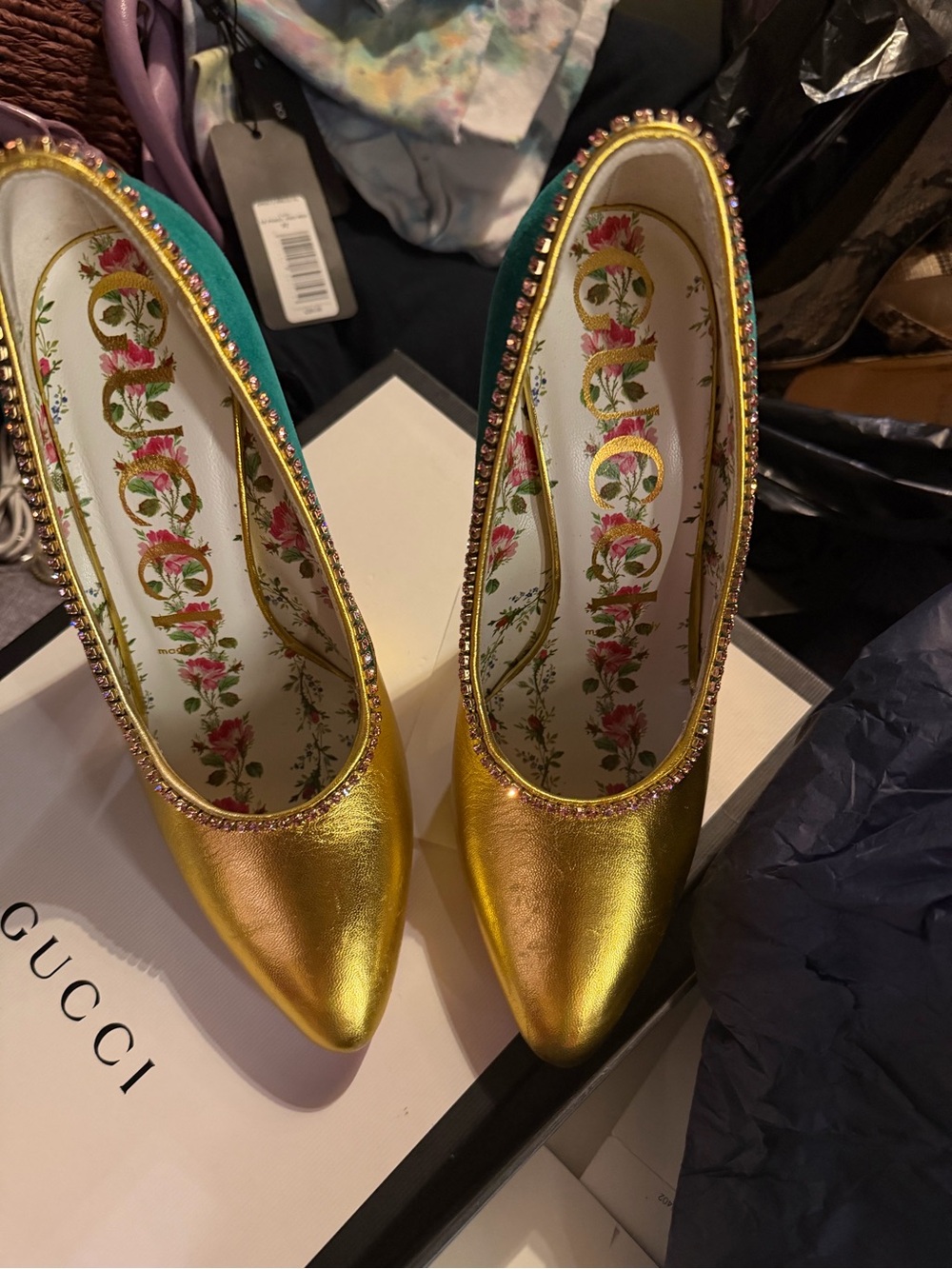 Gucci Gold Pointed-Toe Women’s Heels with Teal Trim